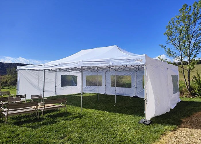 Barnum 6x9 : grand format et superficie d'accueil élevée pour des événements divers en plein air