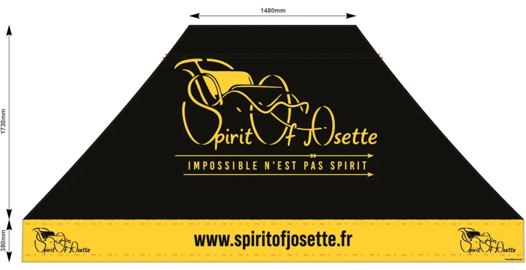 Maquette du panneau de toit du barnum imprimé pour l'association Spirit of Josette, logo jaune sur fond noir et bandeau avec le site web